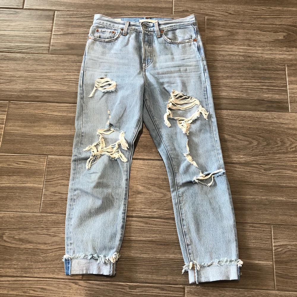 Levi’s 501 Wedgie Distressed -Size 25